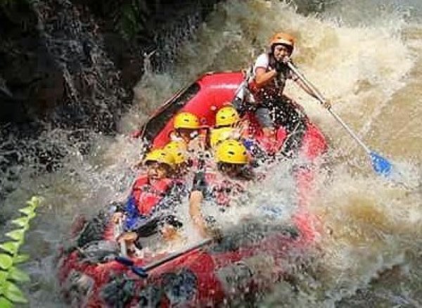 Rafting Cisadane Cijeruk Bogor – arung jeram kelas II–III
