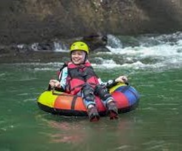 River tubing Sentul